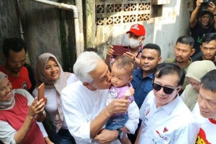 Tengah: Ganjar Pranowo, Calon Presiden RI yang diusung PDI Perjuangan dalam Pemilu 2024 (Istimewa)