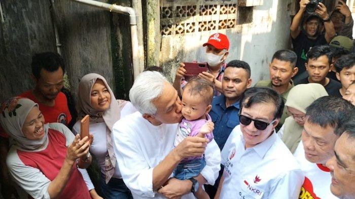 Tengah: Ganjar Pranowo, Calon Presiden RI yang diusung PDI Perjuangan dalam Pemilu 2024 (Istimewa)