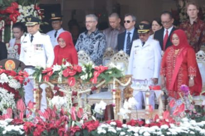 Suasana peringatan 17 Agustus di Balai Kota Surabaya bersama Wali Kota Eri Cahyadi dan Wawali Armuji.