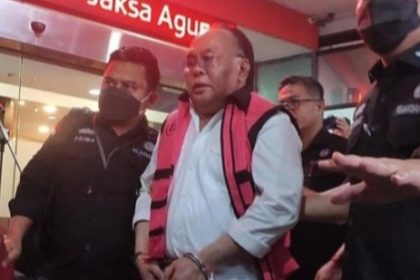 Politisi PDIP Ismail Thomas diduga melakukan korupsi hingga akhirnya diamankan tim penyidik Kejagung RI.