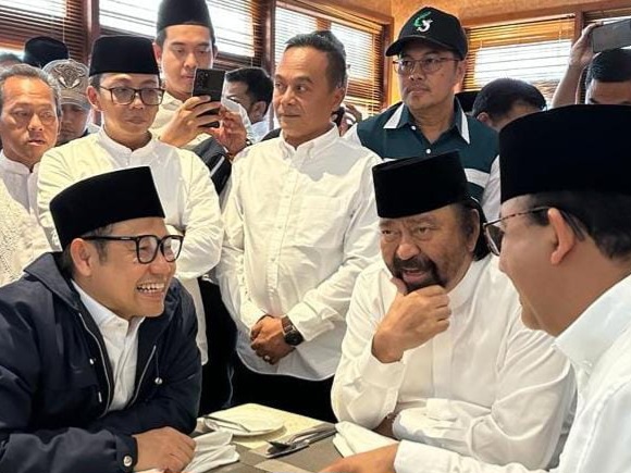 Muhamimin Iskandar, Surya Paloh, dan Anis Baswedan dalam deklarasi di Surabaya.