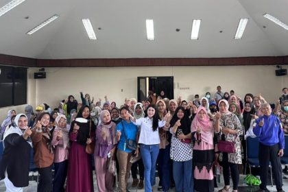 Para pelaku UKM mengikuti kegiatan pelatihan yang digelar PT Pegadaian Kanwil IX Jakarta 2 di Aula Kantor Kecamatan Cengkareng, Jakarta Barat.