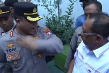 AKBP Toni Kasmiri (kiri) yang terekam kamera sedang membentak-bentak Wakil Wali Kota Surabaya Armuji pada 9 Agustus 2023 lalu ketika ada eksekusi di kawasan Dukuh Pakis IV, Surabaya Selatan.