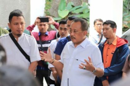 Wakil Wali Kota Surabaya Armuji memberikan pemahaman kepada masyararakat kepada para orang tua bahaya balap liar.