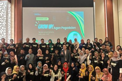 Para peserta meet up Agen Pegadaian dan Refreshing Produk bagi Pendampingan Agen oleh Pegadaian Kanwil IX Jakarta 2 foto bersama usai kegiatan.