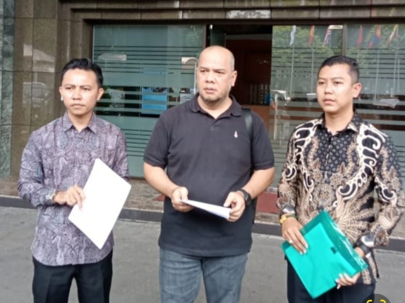 Halim Javerson Rambe bersma perwakilan dari Organisasi Pro Kader Lintas Mahasiswa Indonesia mendatangi Kantor MK.