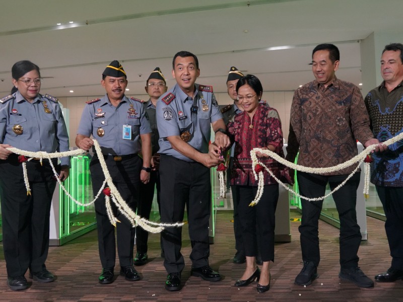 Dirjen Imigrasi Silmy Karim meresmikan mesin autogate di Terminal 3 kedatangan Bandara Internasional Soekarno-Hatta.