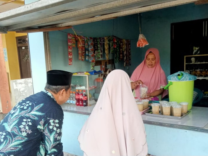 Luluk Musruhah warga Desa Plumbungan, RT1/RW1, Kecamatan Sukodono, Sidoarjo, mersakan Program Kurma yang sangat bermanfaat.