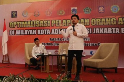 Mangatur Siahaan, Kabid Intelijen dan Penindakan Keimigrasian Mangatur Siahaan saat memperkenalkan aplikasi SERASI dalam kegiatan Timpora dua hari lalu.