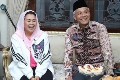 Kebersamaan Ganjar dengan Yenny Wahid.