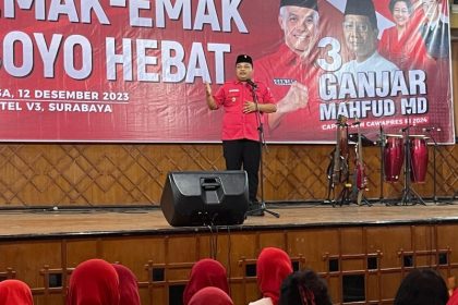 Wakil Sekretaris Dewan Pimpinan Cabang PDI Perjuangan Kota Surabaya Achmad Hidayat kampanyekan Ganjar-Machfud.