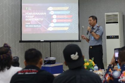 Wawan Anjaryono, Kepala Kantor Imigrasi TBA, menyampaikan laporan kinerja yang melampaui batas.