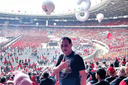 Politisi senior Surabaya, Armuji, menghadiri kampanye akbar di Stadion Utama Gelora Bung Karno (GBK), Jakarta.