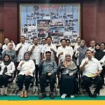 Tim Inspektorat Jenderal Kementerian ATR/BPN foto bersama jajaran Kantor Pertanahan Surabaya I usai monev.