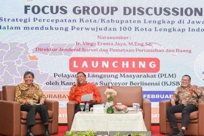 Dirjen survei dan Pemetaan Pertanahan dan Ruang, Virgo Eresta Jaya menjadi narasumber dalam kegiatan FGD didampingi Kakantah Kartono Agustiyanto (kiri).