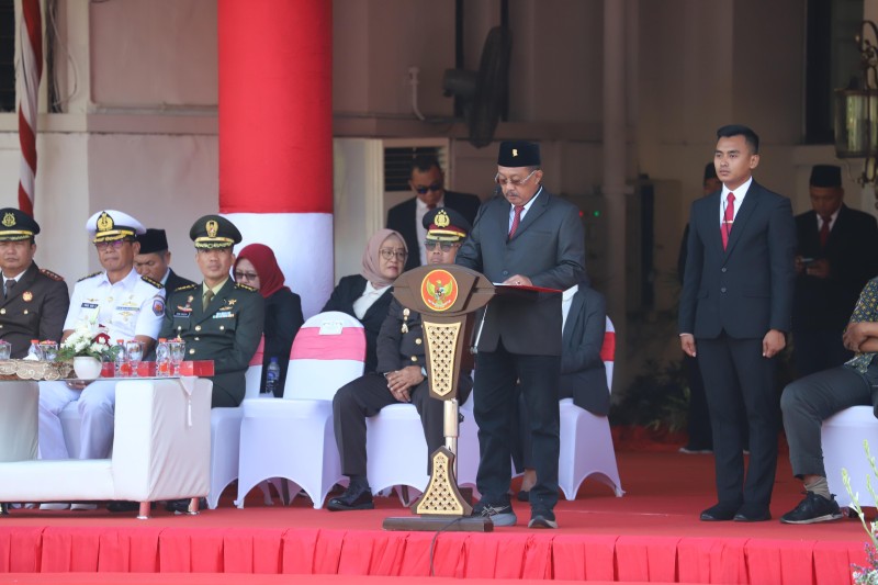 Wakil Wali Kota Surabaya Armuji saat menjadi Inspektur Upacara Harkitnas 2024.