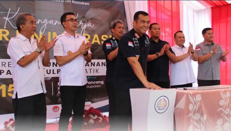 Direktur Jenderal Imigrasi, Silmy Karim, didampingi Kakanwil Kemenkumham Kalimantan Utara, Gun Gun Gunawan dan jajaran meresmikan ULP Pulau Sebatik