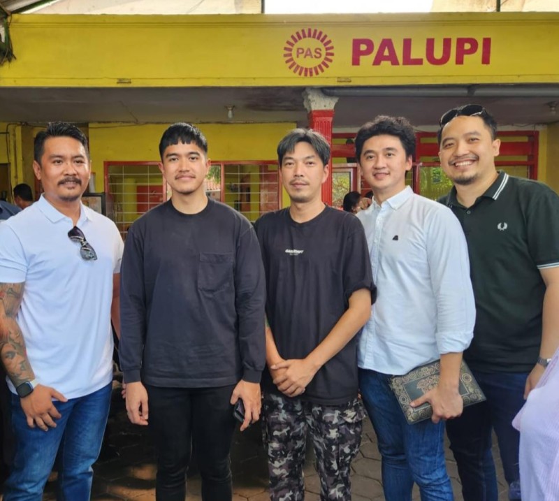 Richard Handiwiyanto (dua dari kanan) saat bertemu Kaesang usai menerima dukungan dari komunitas Pelajar Solidaritas Indonesia (PSI) beberapa hari lalu