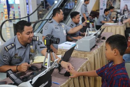 Suasana pelayanan Paspor Simpatik di layanan paspor simpatik di Mall Artos Magelang.