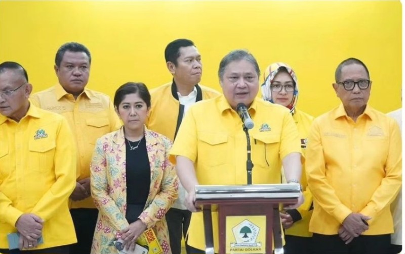 Airlangga Hartarto bersama jajaran DPP Partai Golkar.