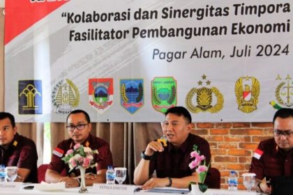 Kepala Kantor Imigrasi Kelas I1 Non TPI Muara Enim Antonius Frizky S.C.P membuka kegiatan Timpora.