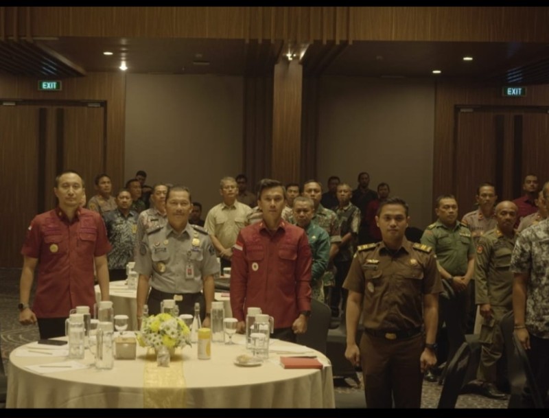 Peserta rakor Timpora foto bersama sebelum kegiatan koordinasi dengan para stakeholder