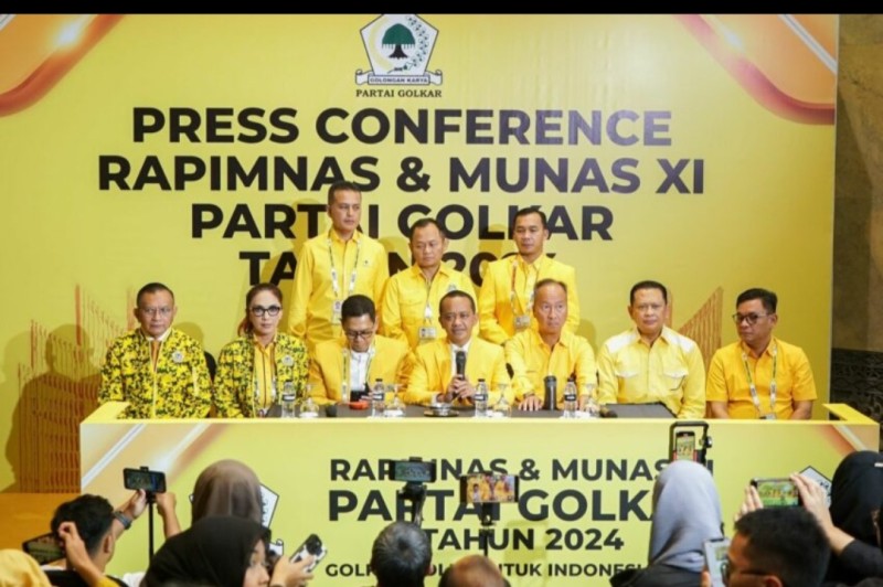 Bahlil Lahadalia, Ketua Umum DPP Partai Golkar terpilih periode 2024-2029 memberikan keterangan kepada wartawan.