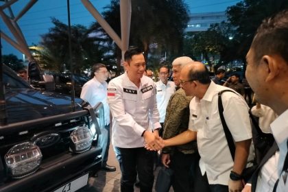 Menteri AHY setiba di Hotel Westin Surabaya, yang langsung disambut oleh Kakanwil BPN Jatim, para kepala bidang dan kepala Kantor Pertanahan.