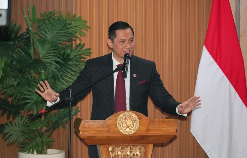 Menteri Agraria dan Tata Ruang/Kepala Badan Pertanahan Nasional (ATR/BPN), Agus Harimurti Yudhoyono (AHY) ketika menjadi keynote speaker di Unair Surabaya.