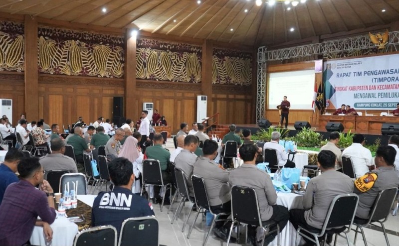 Suasana kegiatan rapat koordinasi tim pengawasan orang asing. 