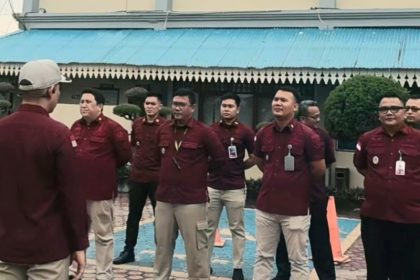 Tim Inteldakim Kantor Imigrasi Kelas II TPI Tanjung Balai Asahan dipimpin Kakanim Wawan Anjaryono dengan hasil operasi 21 WNA yang terdiri dari 12 WNA Malaysia dan 9 WNA China.