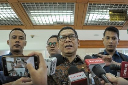 Wakil Ketua DPR Adies Kadir memberikan tanggapan soal permintaan Kementerian HAM di Gedung Nusantara DPR.