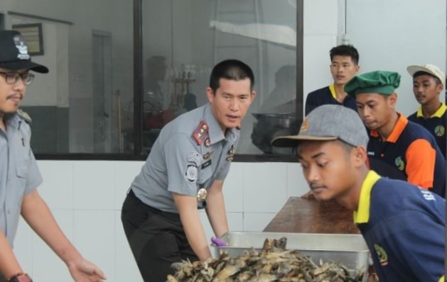Kepala Rumah Tahanan Negara (Rutan) Kelas I Surabaya, Tomi Elyus