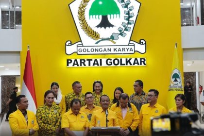 Ketua Umum DPP Partai Golkar, Bahlil Lahadalia bersama jajaran pengurus periode 2024-2025 menggelar jumpa pers sore tadi.