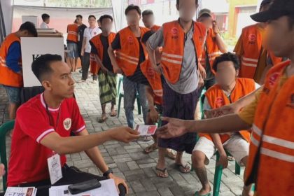 Suasana pemungutan suara di lingkungan Rutan Surabaya di Kecamatan Medaeng, Sidoarjo.