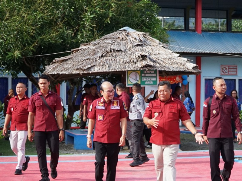 Kakanwil Kemenkumham Maluku, Hendro Tri Prasetyo berkunjung ke Lapas PIRU.