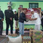 Kepala Kantor Wilayah Ditjen Imigrasi Jawa Tengah, Is Edy Ekoputranto memberikan bantuan ke yayasan panti asuhan disaksikan para kepala Kantor Imigrasi se-Jateng.