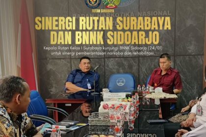 Kombespol Gatot Soegeng Soesanto menerima kunjungan Kepala Rutan Surabaya, Tomi Elyus.