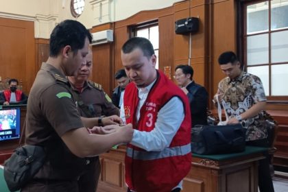 Ivan Sugiamto menjalani sidang perdana di Pengadilan Negeri (PN) Surabaya, Rabu 5 Februari 2025.