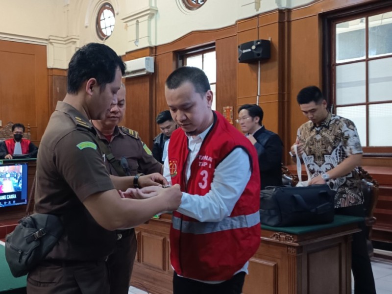 Ivan Sugiamto menjalani sidang perdana di Pengadilan Negeri (PN) Surabaya, Rabu 5 Februari 2025.