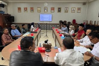 Kegiatan pembentukan tim gabungan percepatan sertifikasi tanah wakaf bersama tokoh masyarakat dan instansi terkait. 