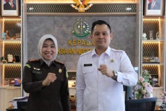 Kepala Kejaksaan Negeri Cilegon, Diana Wahyu Widianti bersama Kakanim Cilegon Aditya