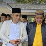 Adies Kadir bersama Ketua Umum DPP Partai Golkar Bahlil Lahadalia di Pesantren Tebuireng, Jombang, Jawa Timur.