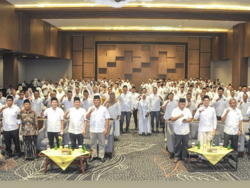 Relawan AKAR hadir dalam acara silaturahmi dan berbuka puasa bersama di Hotel Aston, Sidoarjo.