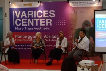 RS Royal Surabaya, menjelaskan bahwa operasi varises dengan laser hanya memakan waktu sekitar 1–2 jam.