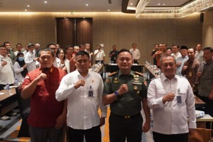 perwakilan instansi terkait, termasuk TNI, Polri, Bea Cukai, Otoritas Bandara, Karantina, serta unsur pemerintah daerah.