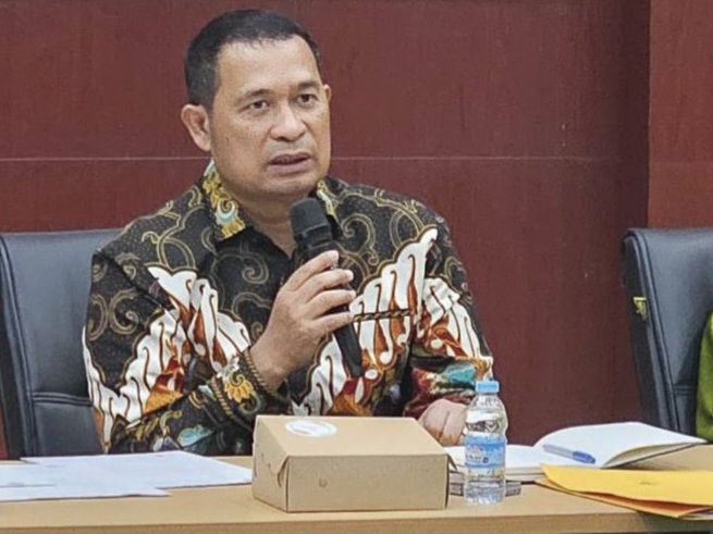 Plt Kepala Seksi Pengadaan Tanah dan Pengembangan (PTP) Kantor Pertanahan Kota Surabaya I, Wawas Setiawan, S.SiT., M.H memimpin rakor.