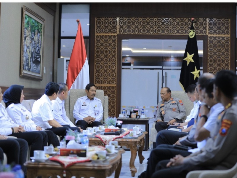 Suasana audiensi dengan Kepala Kepolisian Daerah Jawa Timur, Irjenpol Nanang Avianto, di Mapolda Jatim.