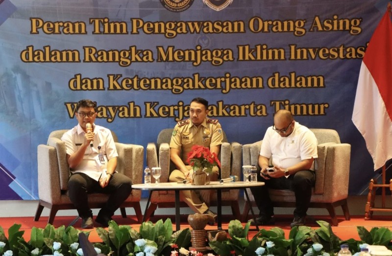 Kegiatan diskusi usai pembukaan rapat koordinasi Tim Pengawasan Orang Asing wilayah Jakarta Timur.