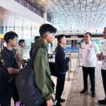 Kakanwil Ditjen Imigrasi DK Jakarta, Pamuji Raharja, melakukan kunjungan ke Bandara Soekarno-Hatta, Tangerang.